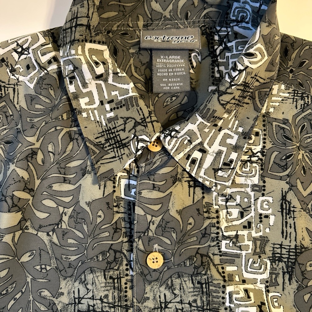 Extreme Gear Hawaiian‎ Shirt Men's Size XL Green Gray Short Sleeve Cool Design